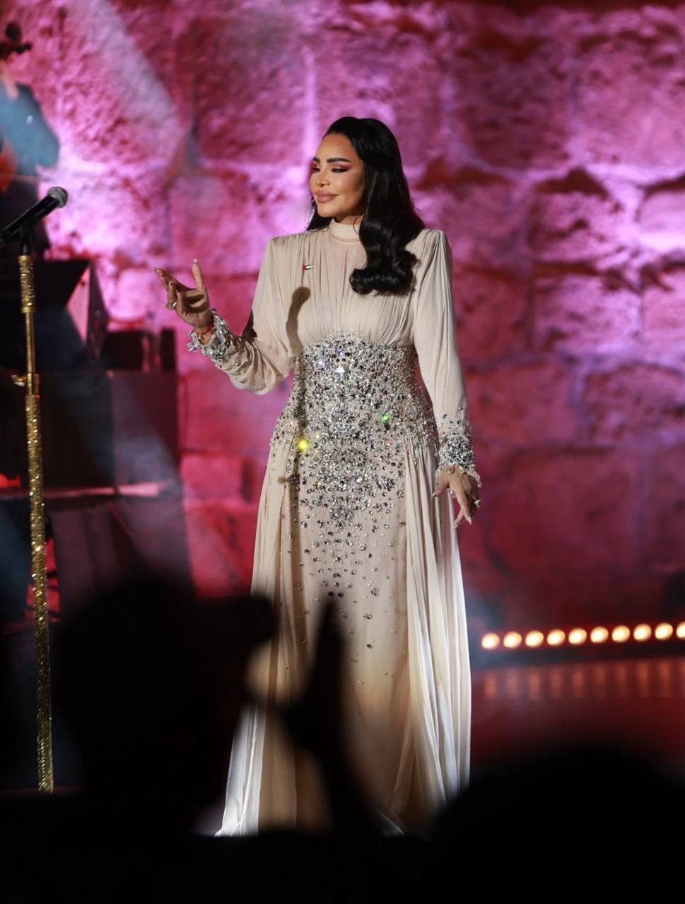 إطلالة ملكية لأحلام في مهرجان قرطاج تخطف أنظار الجمهور