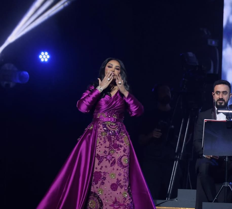 فساتين احلام الشامسي