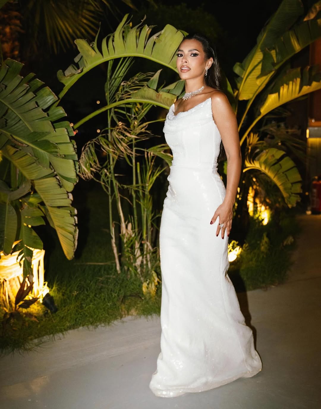 كارمن سليمان براقة بالأبيض بحفلها الأخير في القاهرة