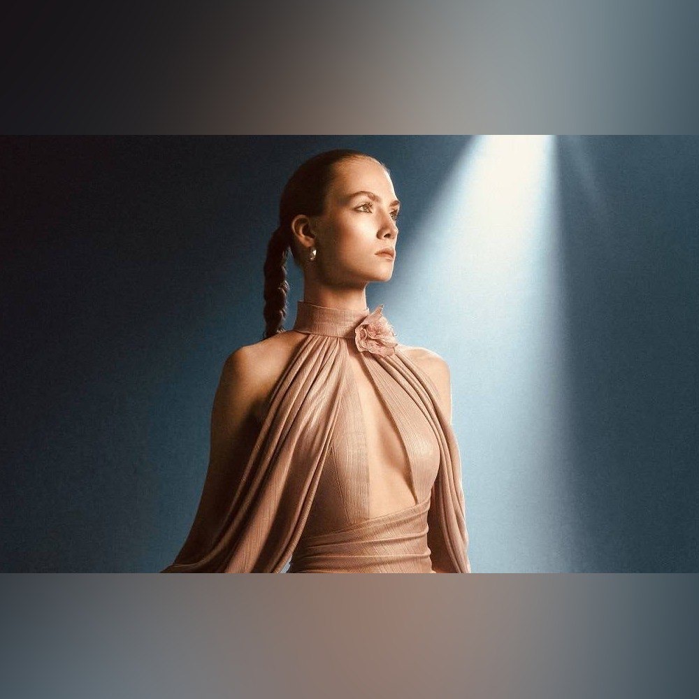 The official color of 2025.. “Mocha Moss” is at the forefront of 