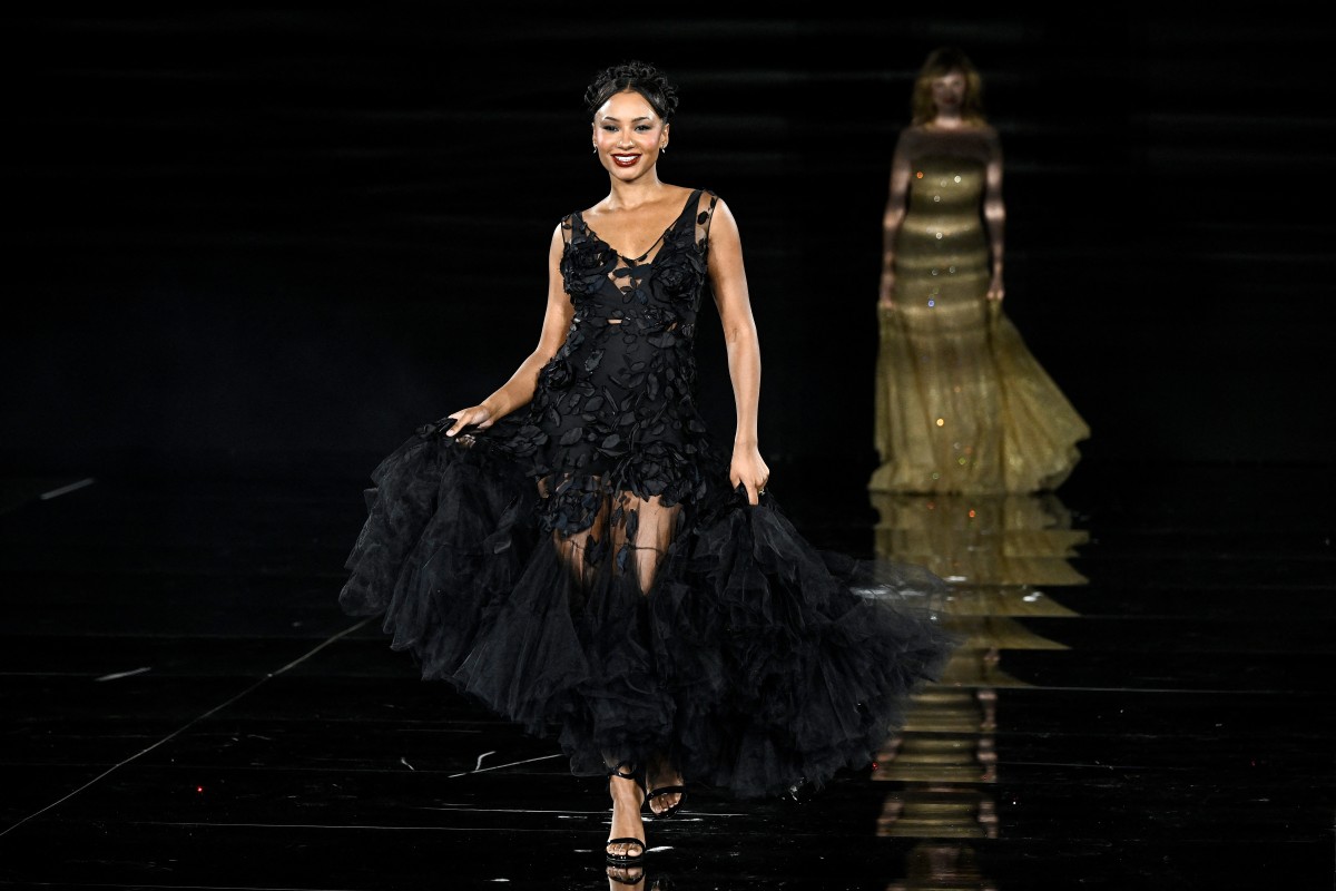 أسيل عمران وكيندال جينر.. أناقة النجمات في عرض لوريال باريس