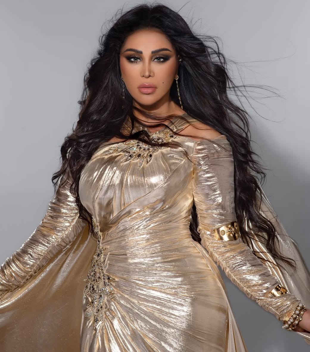 فساتين احلام الشامسي