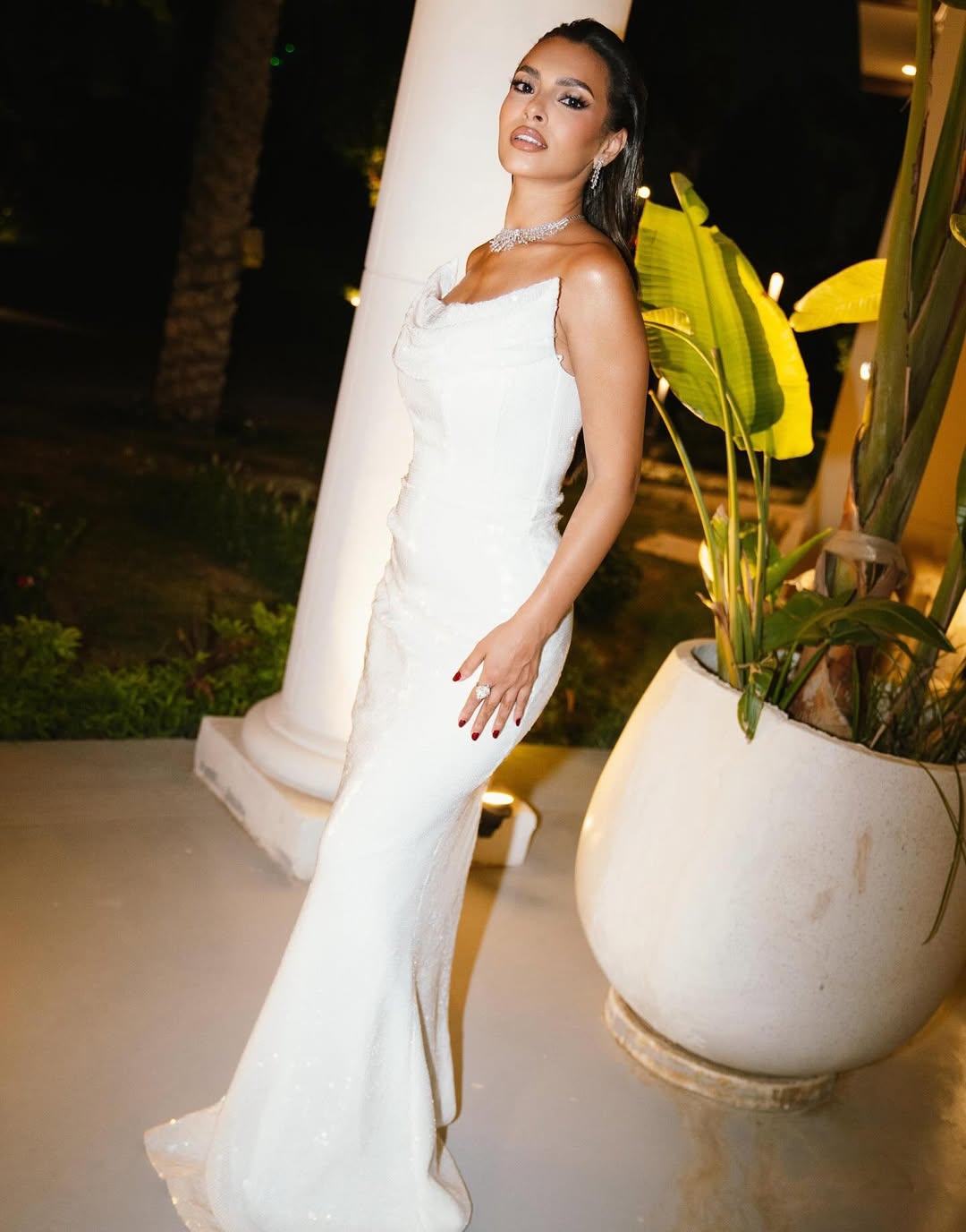 كارمن سليمان براقة بالأبيض بحفلها الأخير في القاهرة