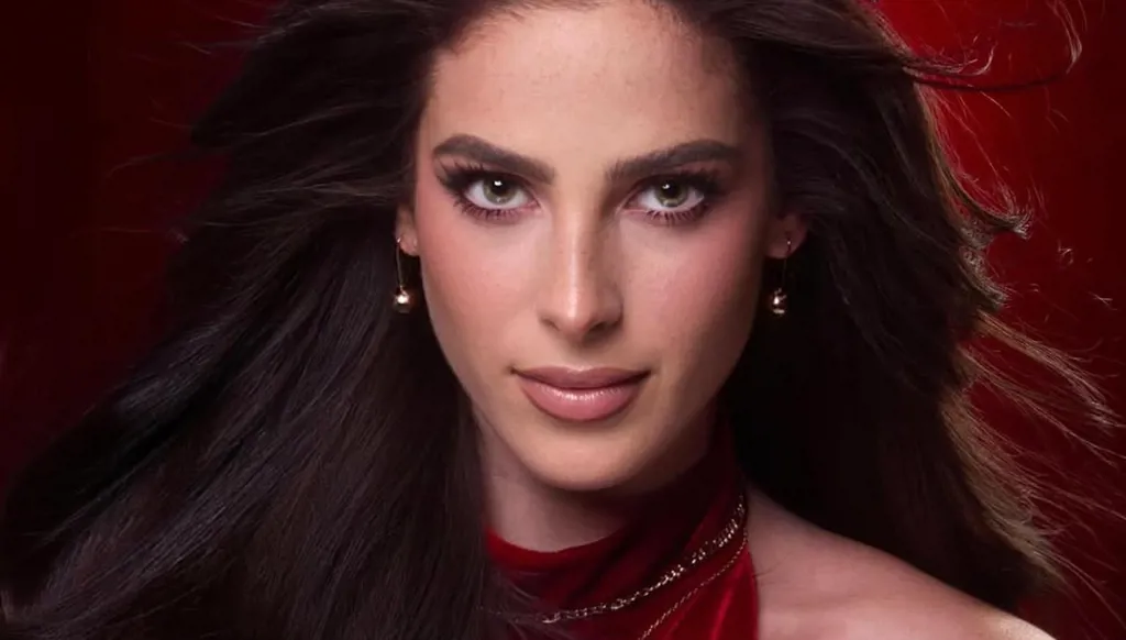 غبي... أزمة في مسابقة ملكة جمال الكون بعد إهانة الممثلة المكسيكية