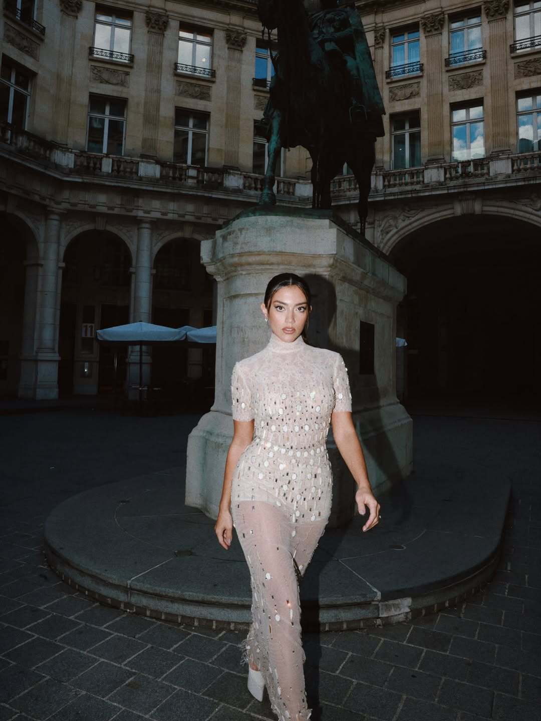 ستيفاني عطالله بفستان شفاف من جورج حبيقة في باريس