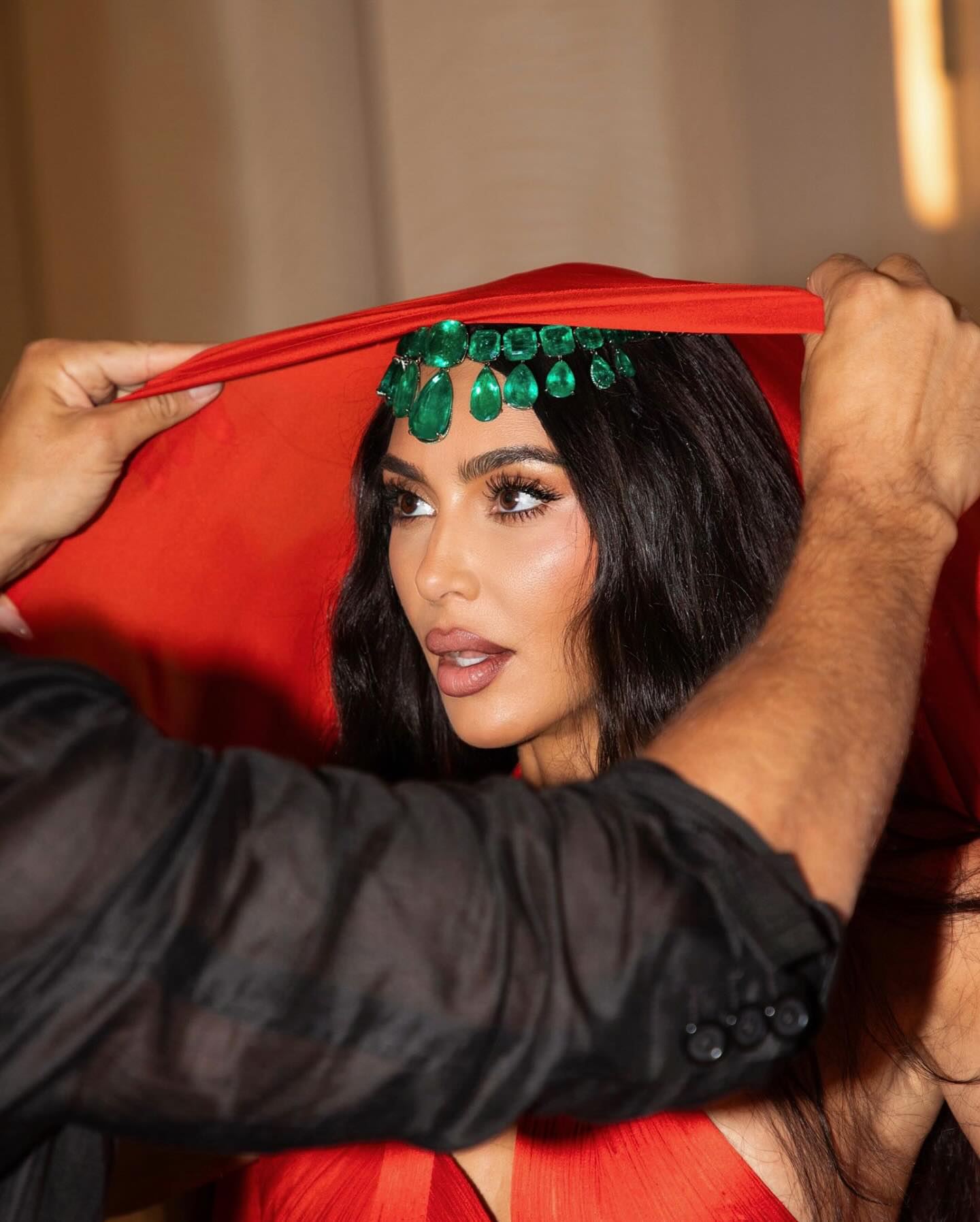 kim kardashian wedding headpiece