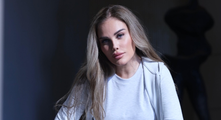 نيكول سابا تتحدث عن شخصياتها وتأثير الأمومة عليها