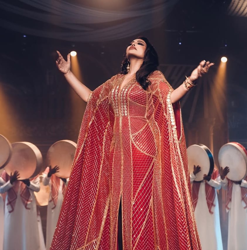 فساتين احلام الشامسي