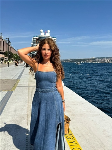 بإطلالات مختلفة.. صبا مبارك توثق رحلتها في تركيا