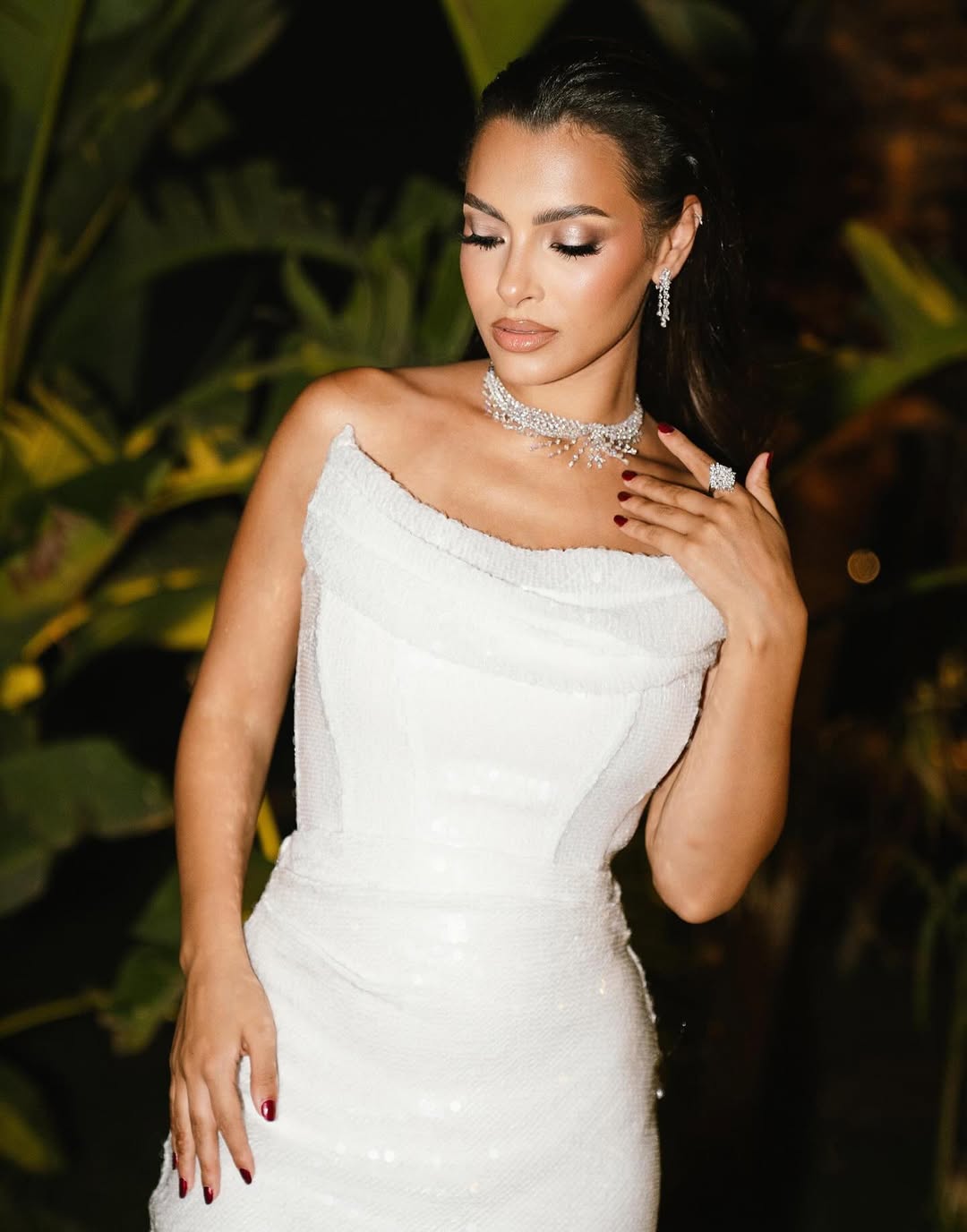 كارمن سليمان براقة بالأبيض بحفلها الأخير في القاهرة