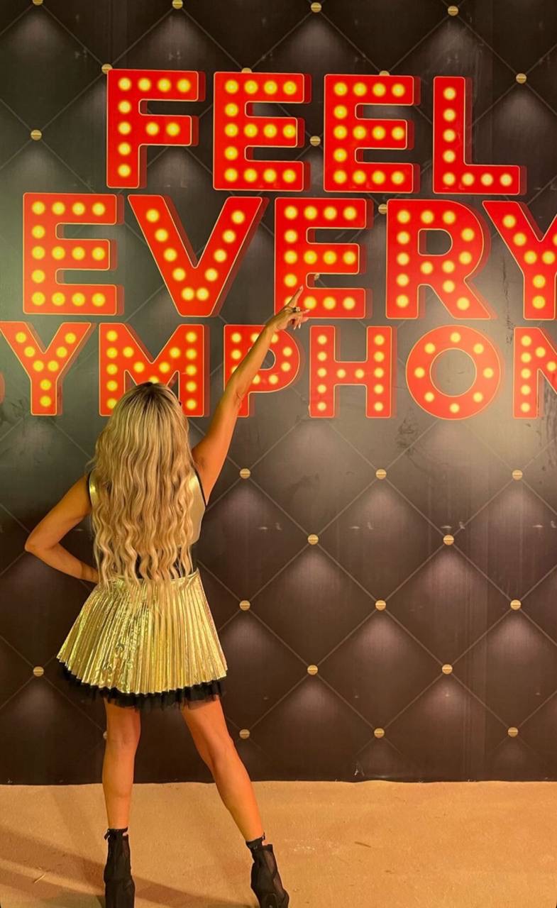 رزان مغربي تعود إلى المسرح بعد أسبوع من الحادث المؤلم