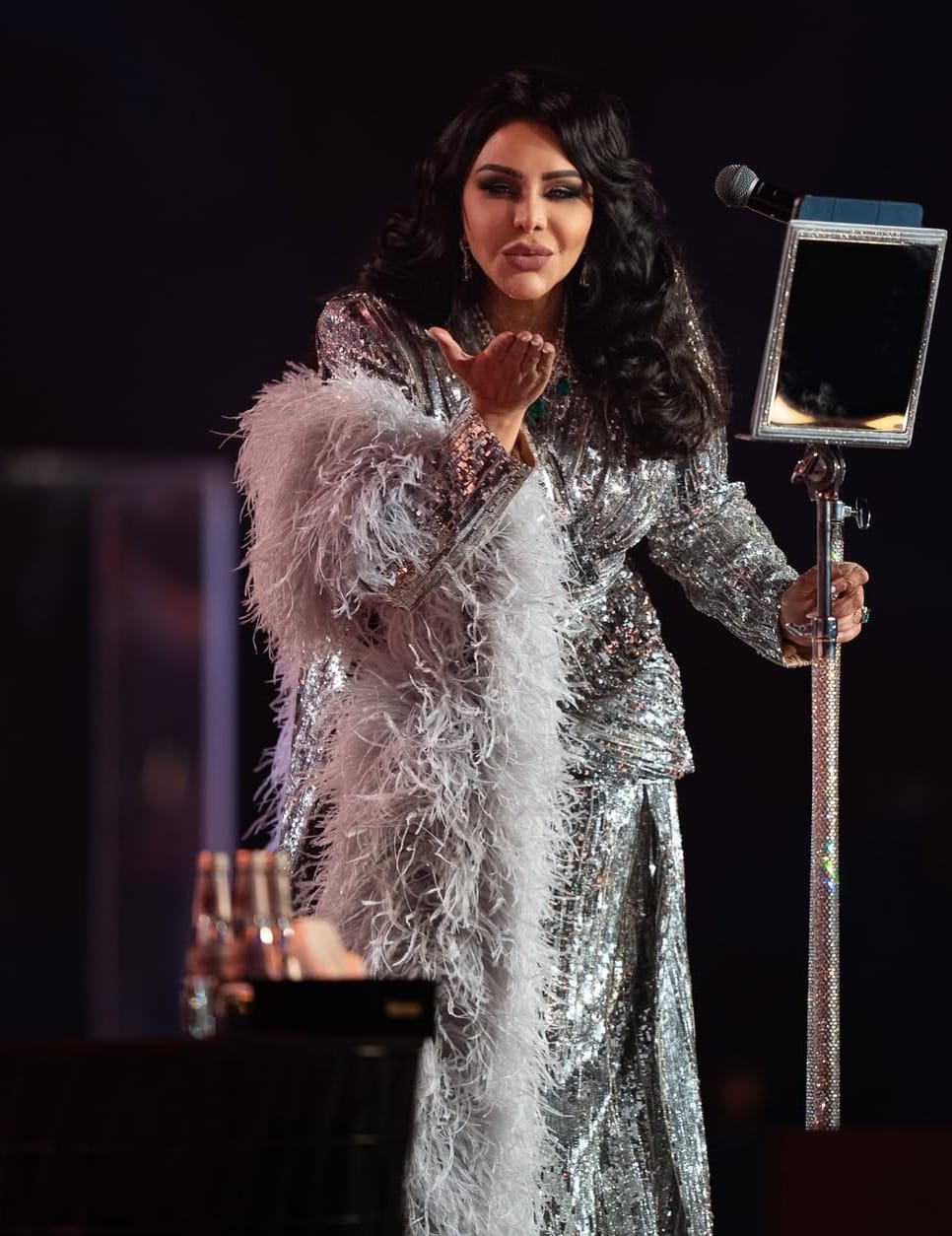 فساتين احلام الشامسي