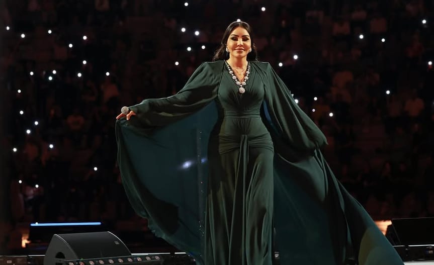 فساتين احلام الشامسي