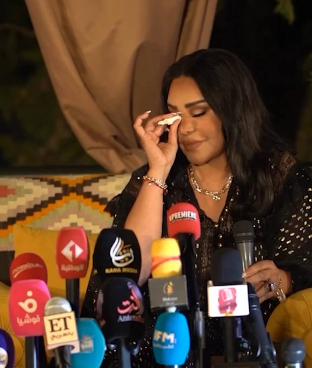 إطلالة ملكية لأحلام في مهرجان قرطاج تخطف أنظار الجمهور