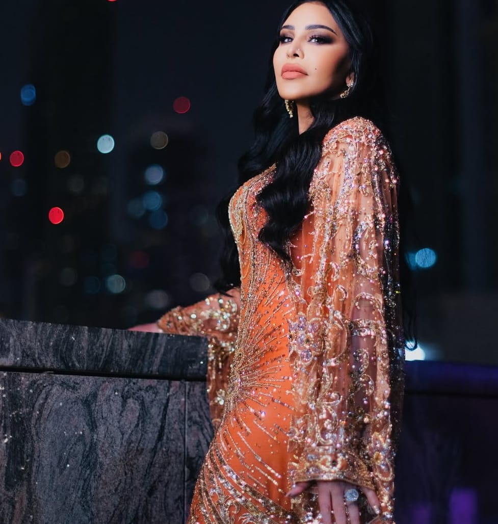 فساتين احلام الشامسي