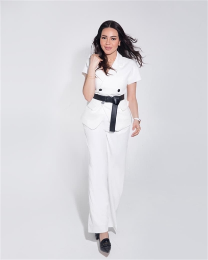 أسما إبراهيم تتألق بإطلالة من ديور في جلسة تصوير جديدة